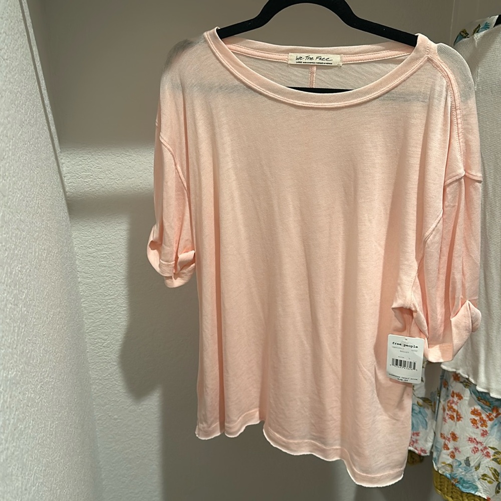 NWT FREE PEOPLE cropped tee